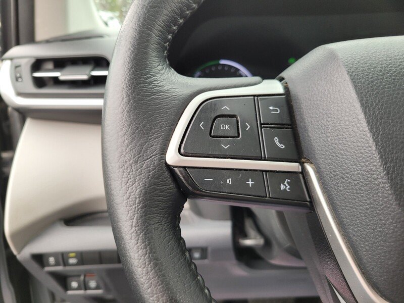 2021 Toyota Sienna XLE - Photo 25