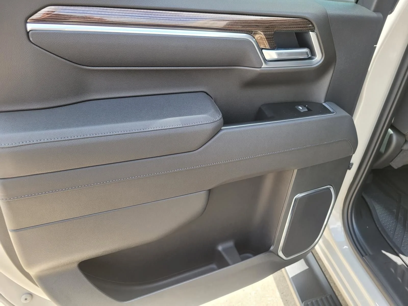 2026 Chevrolet Silverado 1500 RST - Photo 7