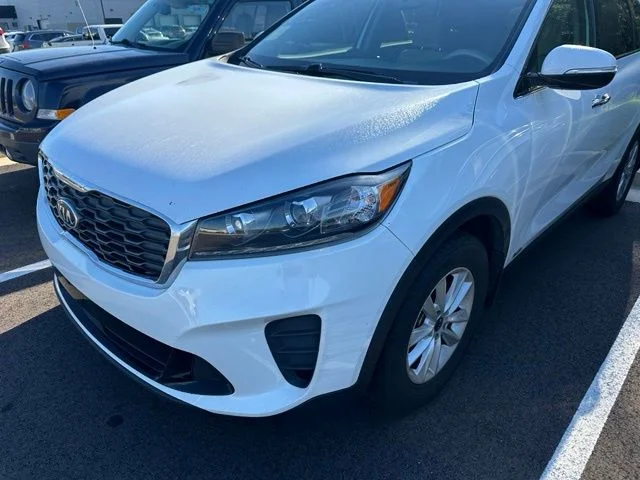 Used 2020 Kia Sorento LX with VIN 5XYPGDA37LG658276 for sale in Southaven, MS