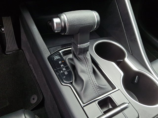 Used 2022 White Kia GT-Line image 15