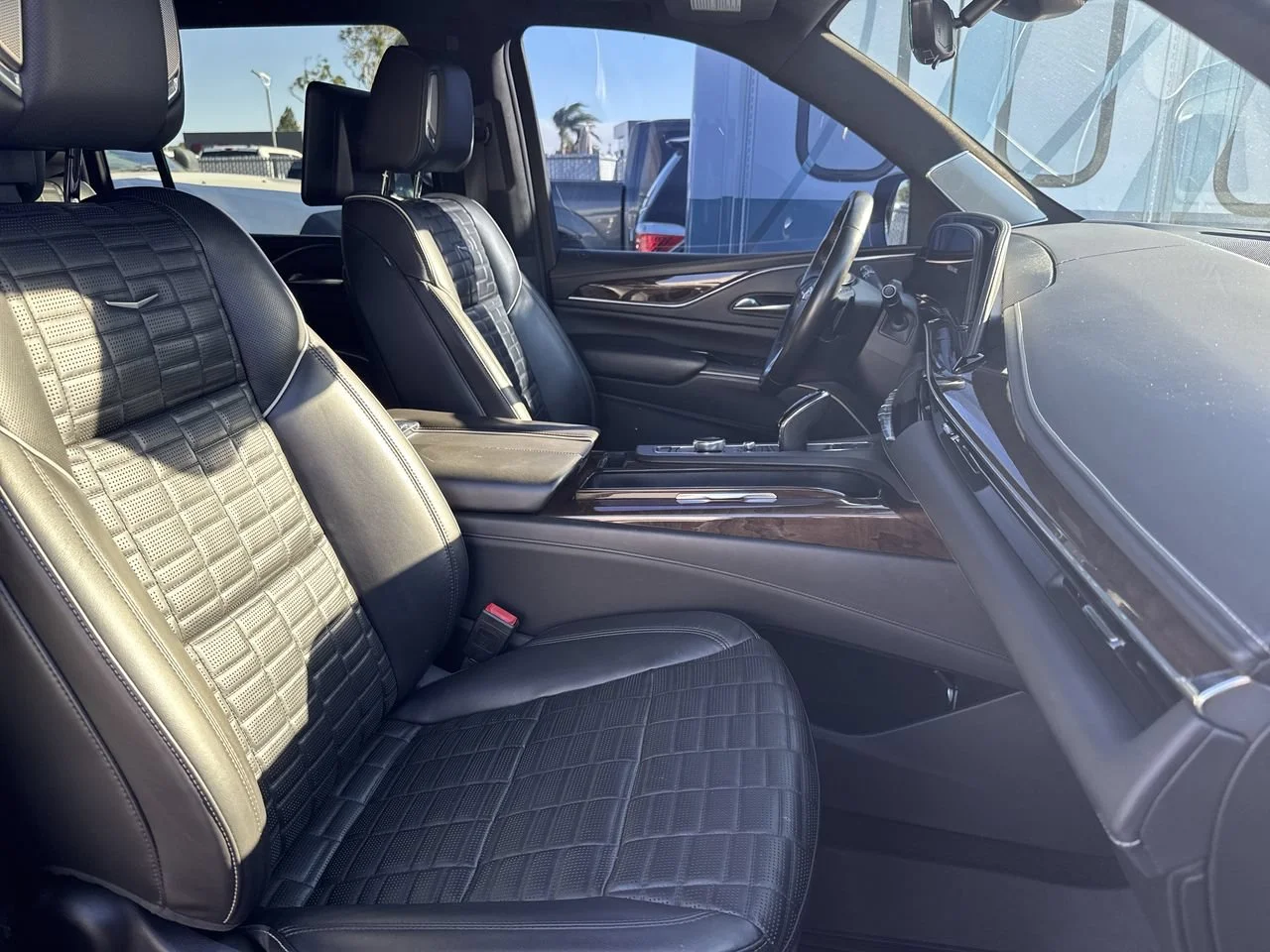 Used 2021 Black Raven Cadillac Sport Platinum image 5