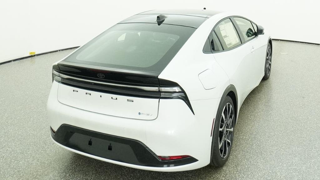 New 2026 Wind Chill Pearl Toyota XSE image 23