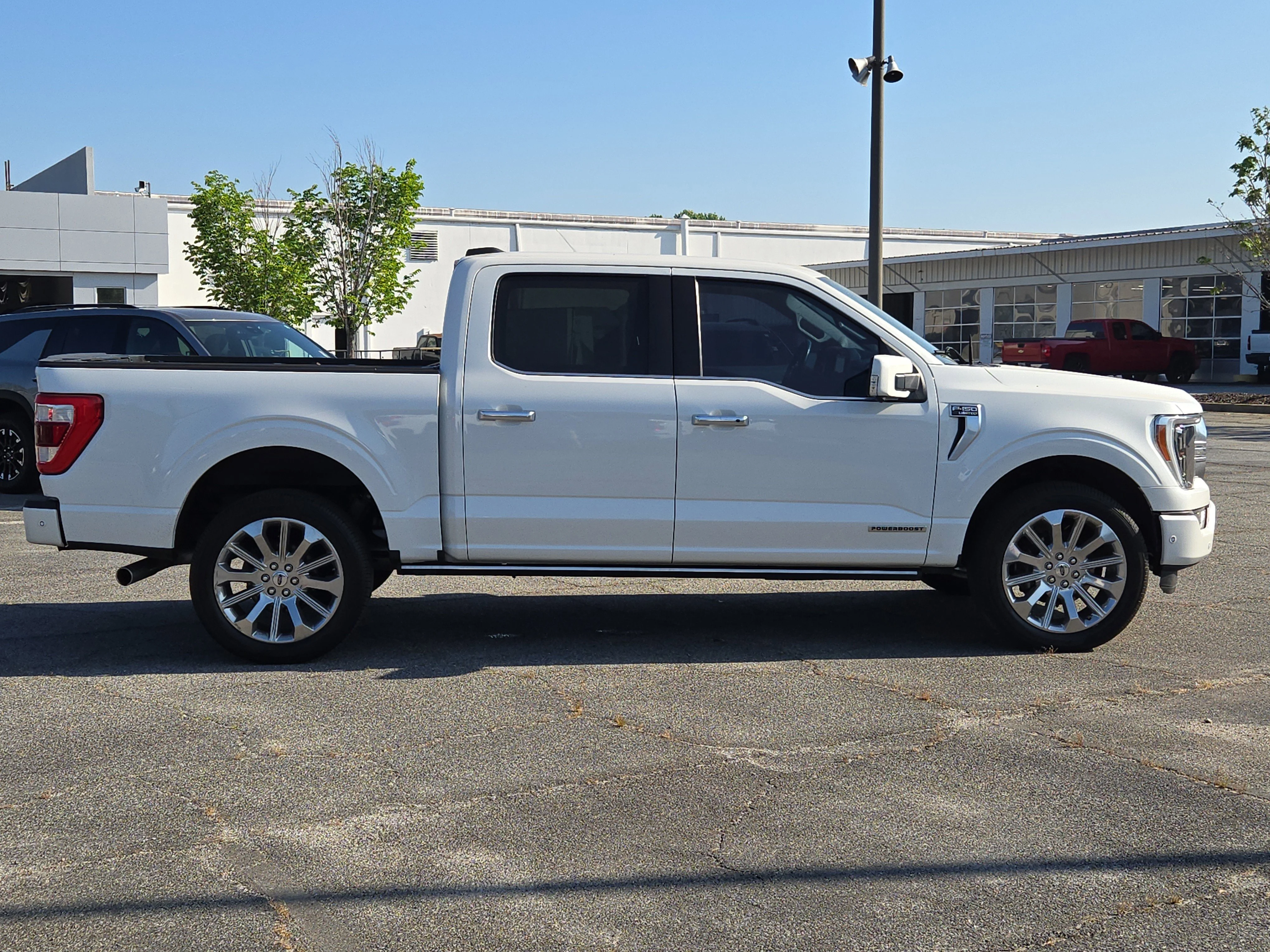 Used 2023 White Ford Limited image 9