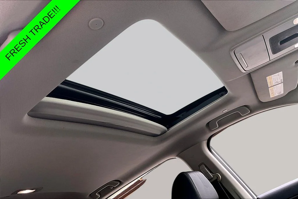Used 2024 White Honda EX-L image 25