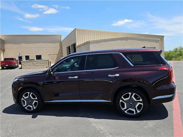 Used 2025 Sierra Burgundy Hyundai SEL Premium Front-Wheel Drive image 2
