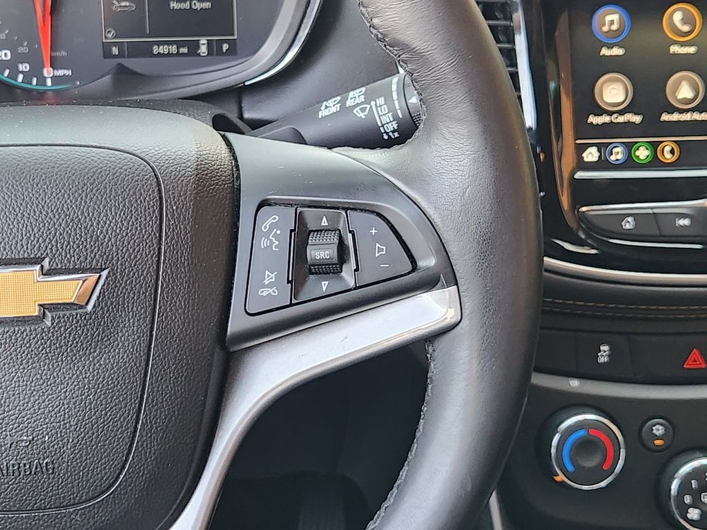 Used 2022 Summit White Chevrolet LT image 31