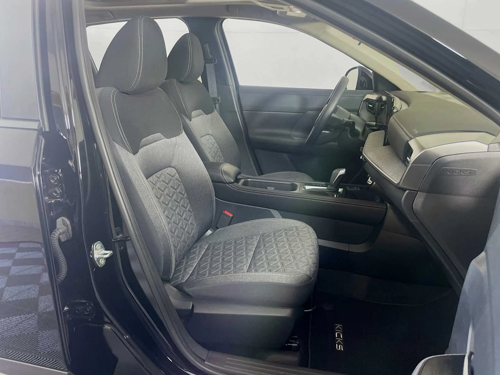 Used 2025 Super Black Nissan SV image 25