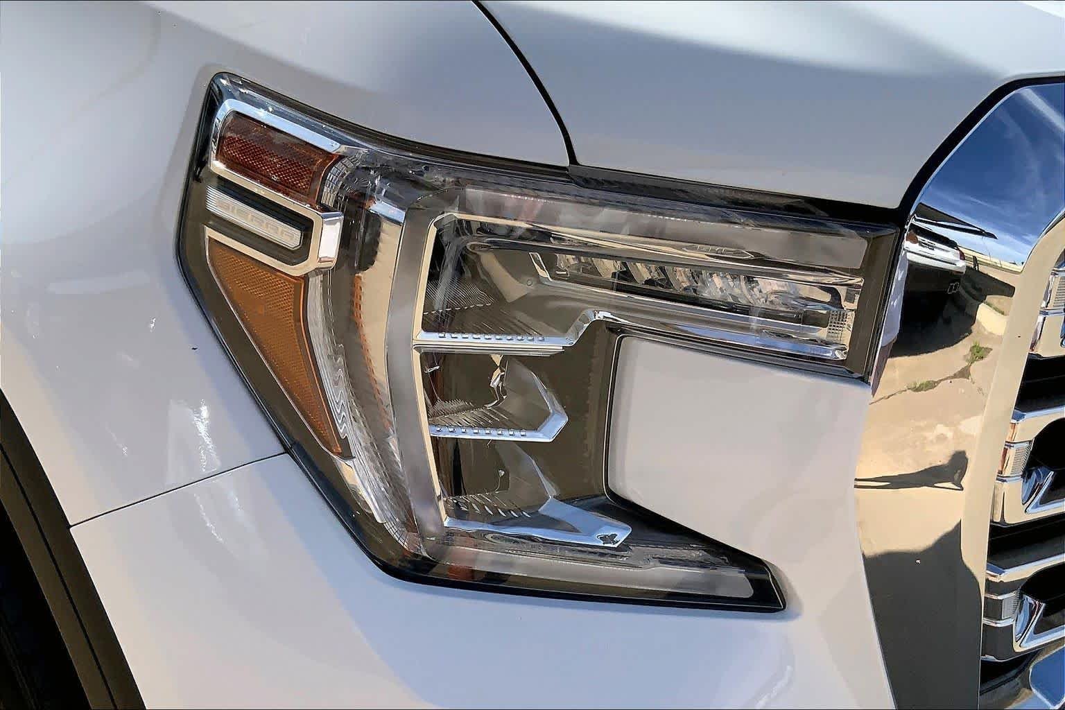 Used 2019 Summit White GMC SLT image 27