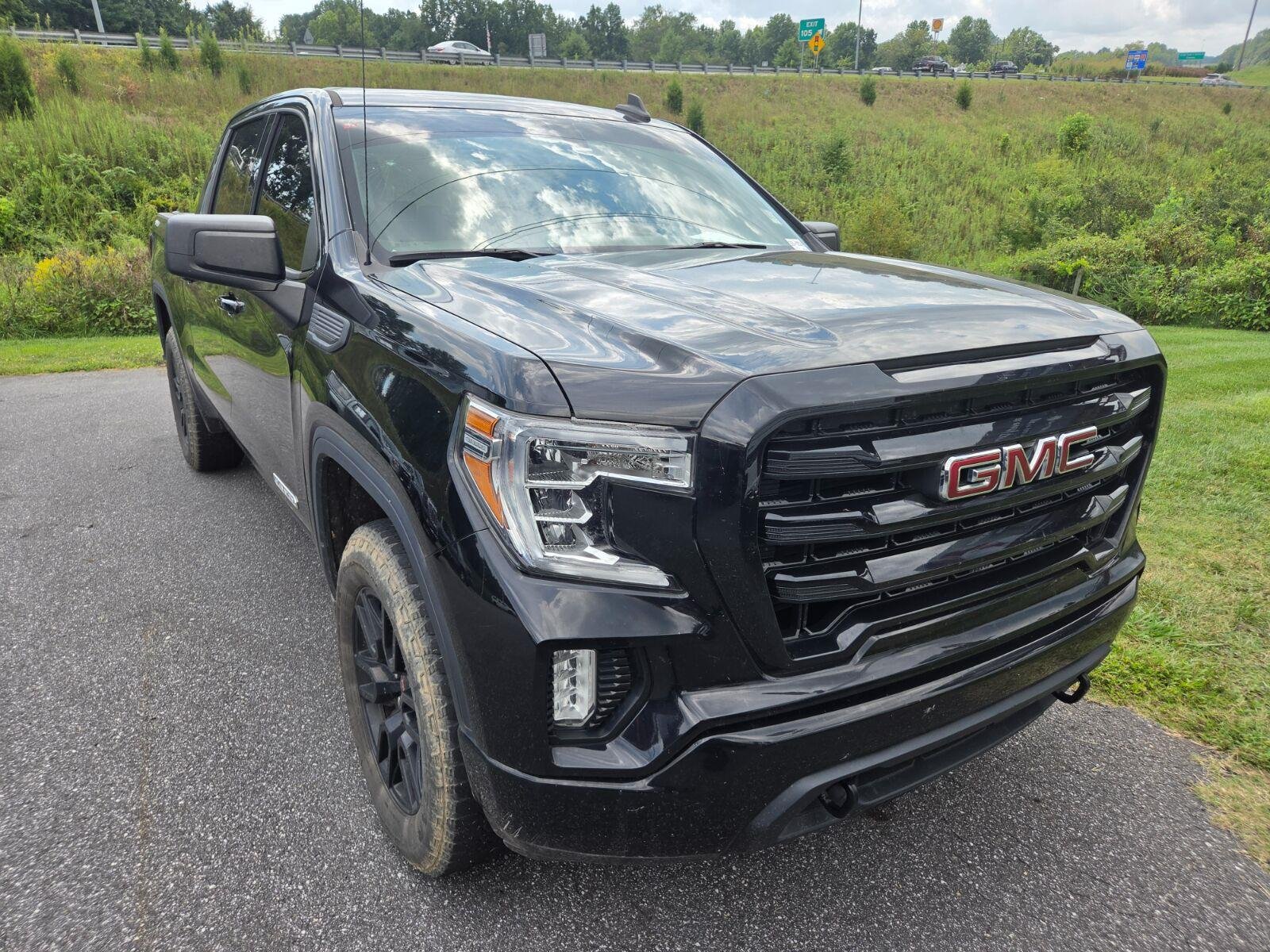 Used 2020 ONYX BLACK GMC Elevation image 3