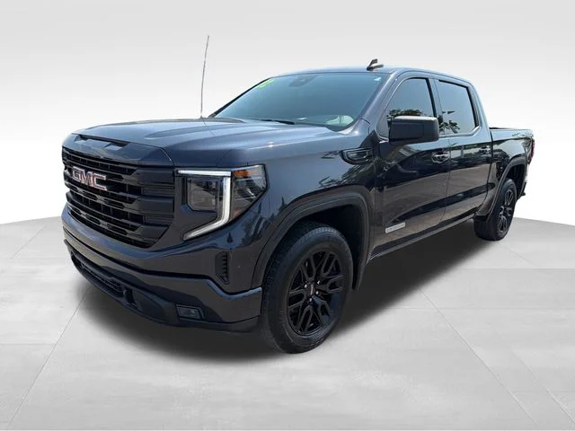 Used 2022 Silver GMC Elevation image 3