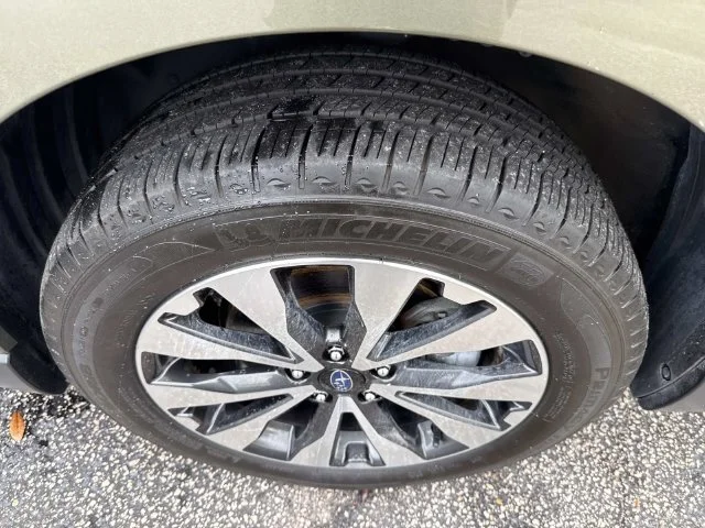 Used 2017 Green Subaru 2.5i image 11