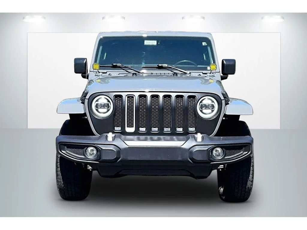 Used 2023 Grey Jeep Sahara image 3