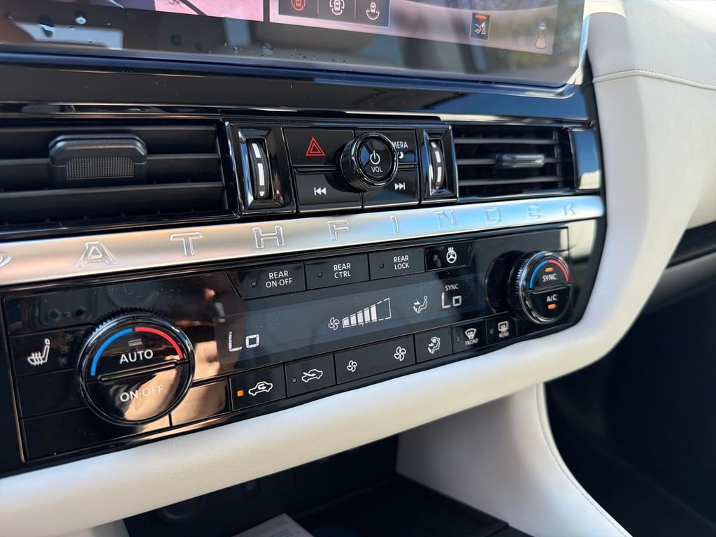 New 2026 Nissan Pathfinder SL 4D Sport Utility