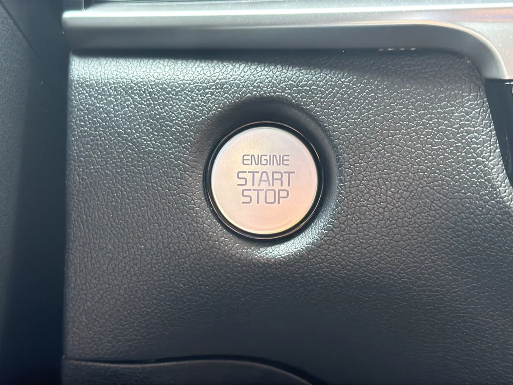 New 2026 Glacial White Pearl Kia LX image 30