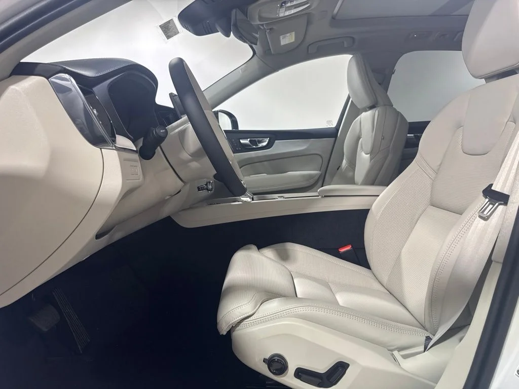 New 2026 Crystal White Volvo T8 Ultra image 19