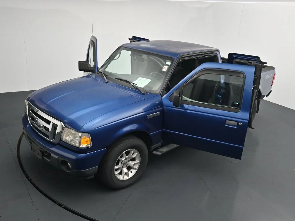 Used 2011 Blue Ford XLT image 25