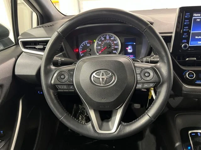 Used 2021 White Toyota SE image 9