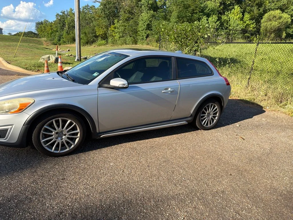 Used 2011  Volvo T5 image 11