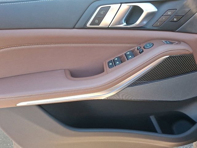 New 2026 Carbon Black Metallic BMW M60i image 10