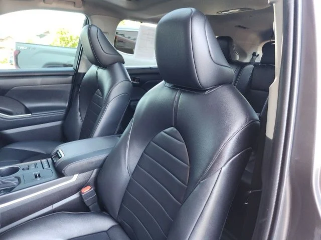 Used 2022 Gray Toyota XLE image 17