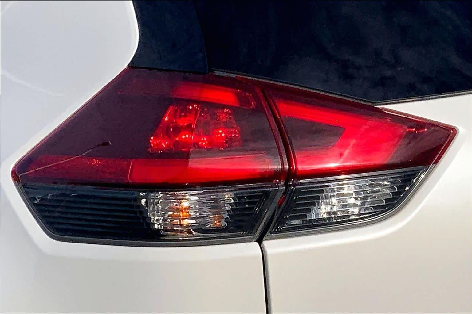Used 2020 Pearl White Tricoat Nissan SV image 29
