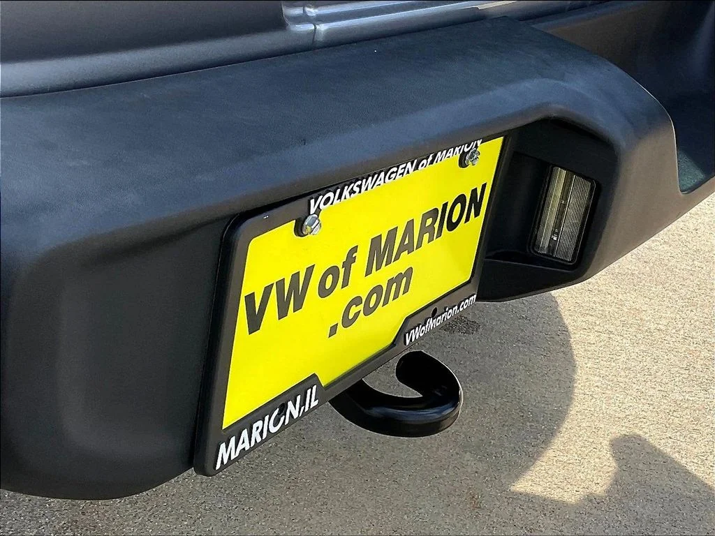 Used 2019 Silver Jeep Sport S image 7
