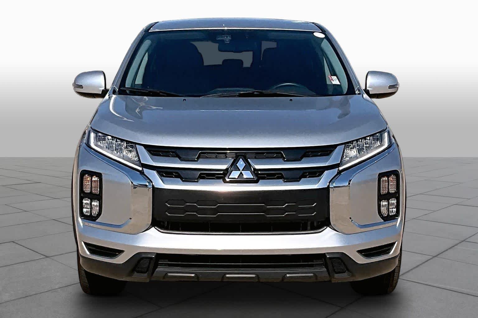 Used 2025 Alloy Silver Metallic Mitsubishi SE image 4