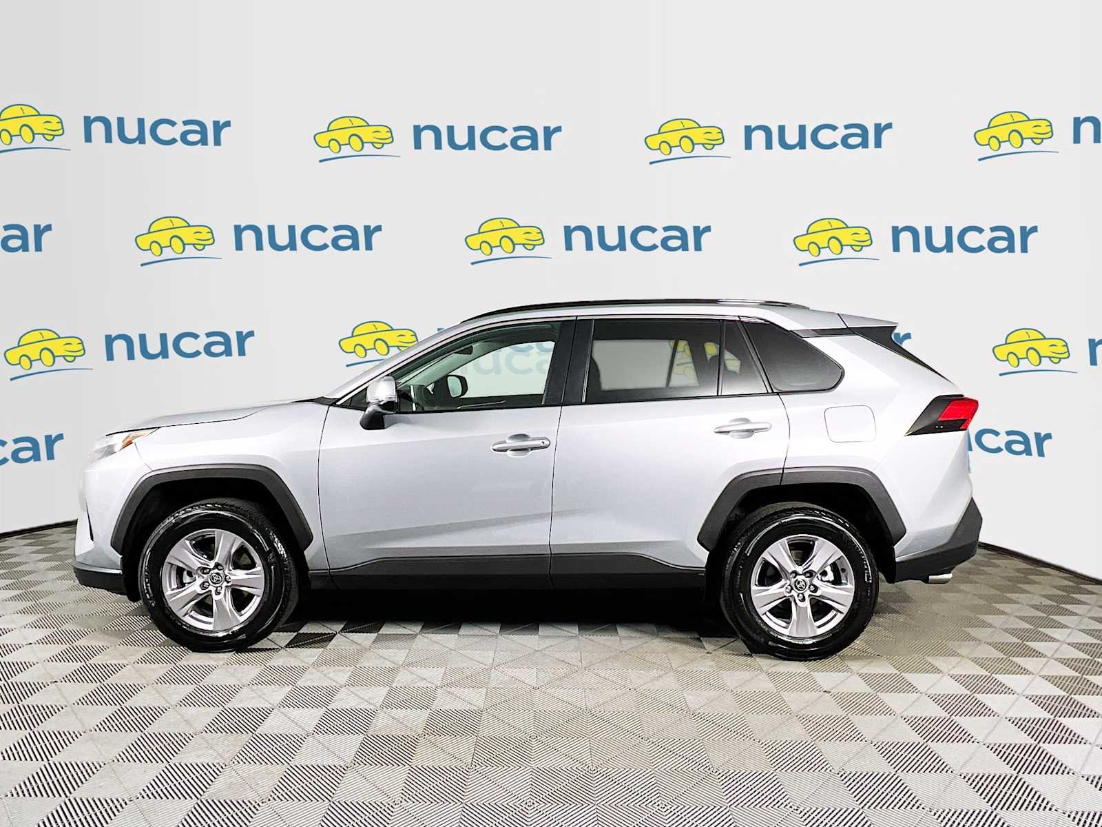 Used 2025 Silver Sky Metallic Toyota XLE image 4
