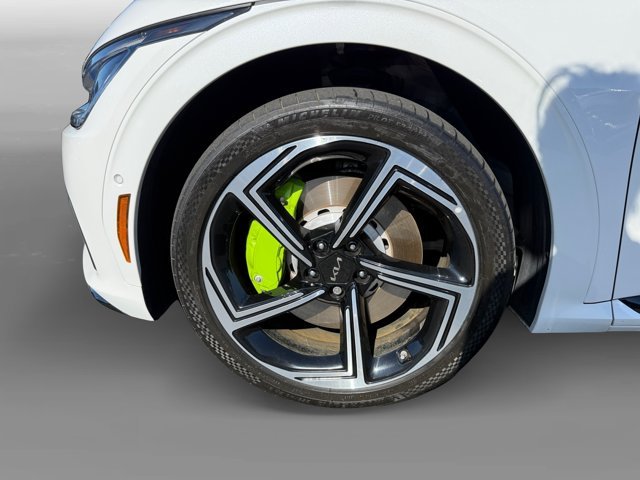 Used 2024 Snow White Pearl Kia GT image 9