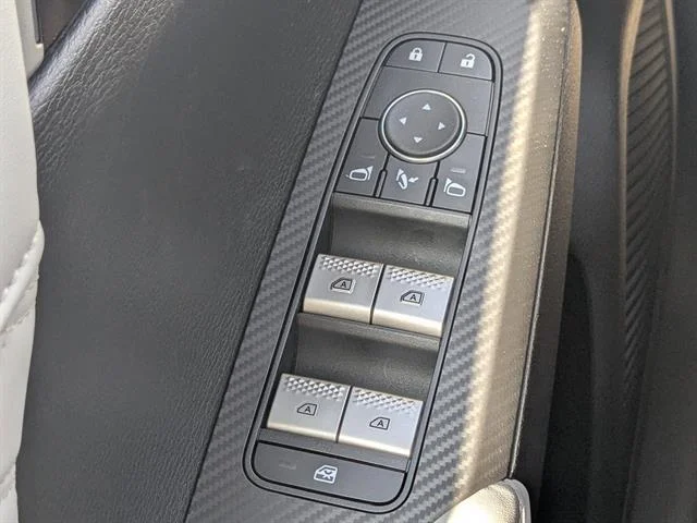2025 Mitsubishi Outlander Plug-in Hybrid SEL - Photo 25