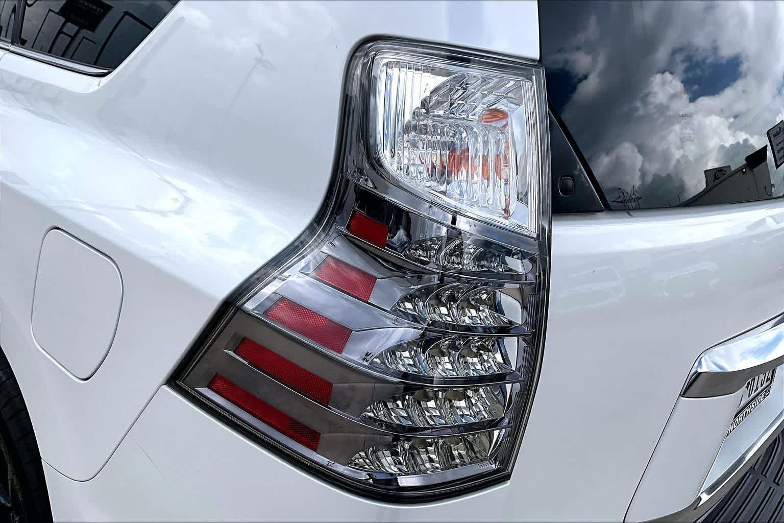 Used 2020 Starfire Pearl Lexus Premium image 29