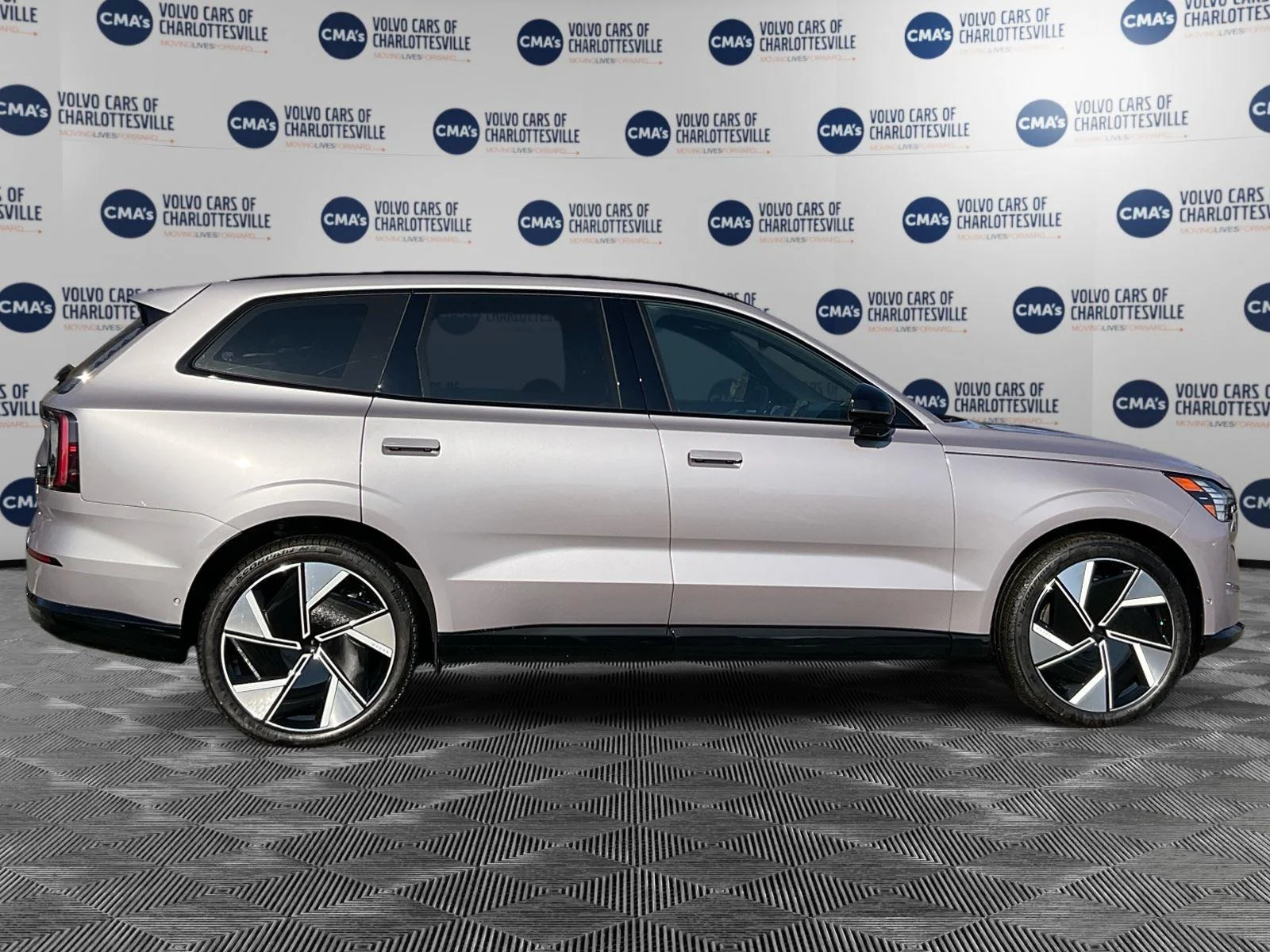 New 2026 Aurora Silver Volvo Ultra image 6
