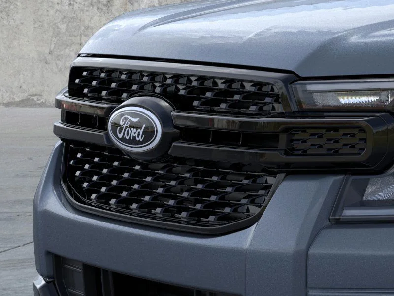New 2025 Azure Gray Metallic Tri-coat Ford XLT image 17