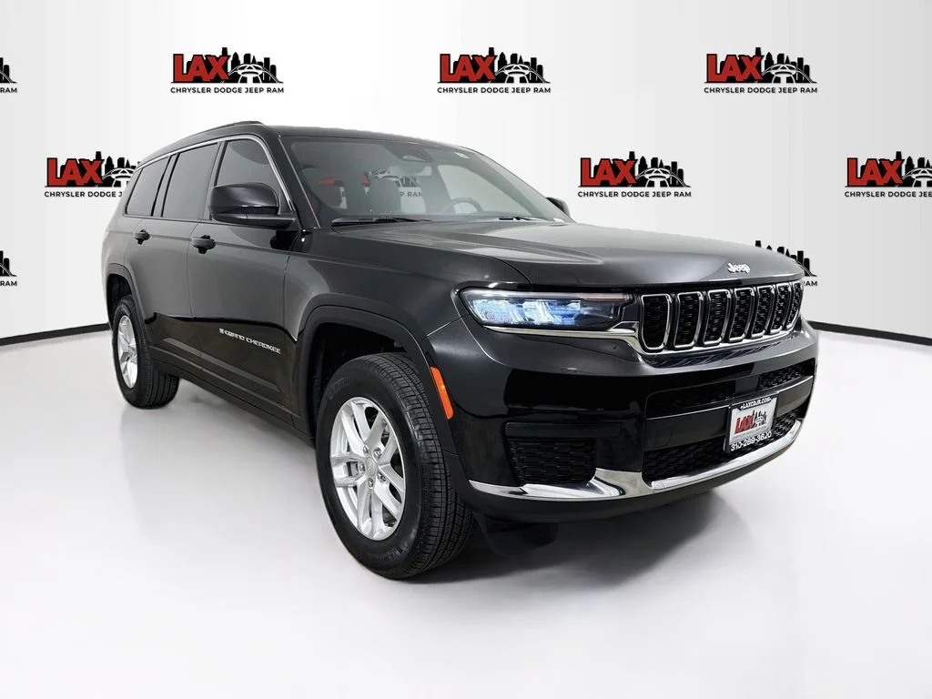Used 2024 Black Jeep Laredo image 1