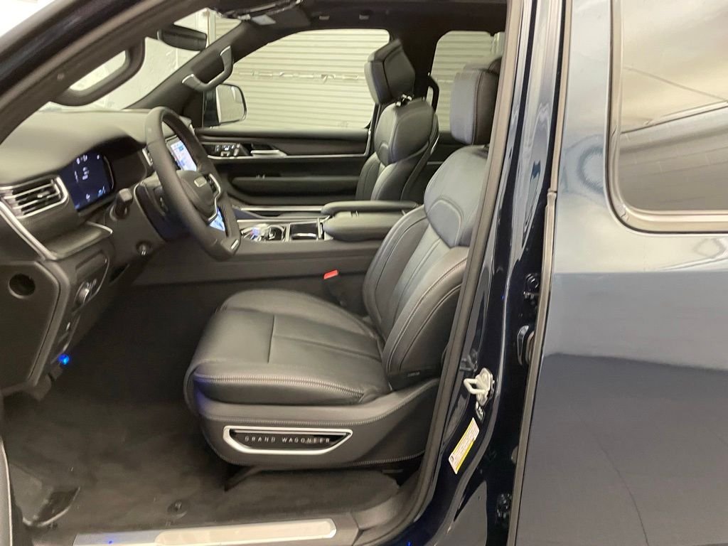New 2026 Fathom Blue Pearl-Coat Exterior Paint (Late Availability) Jeep Summit Obsidian image 21
