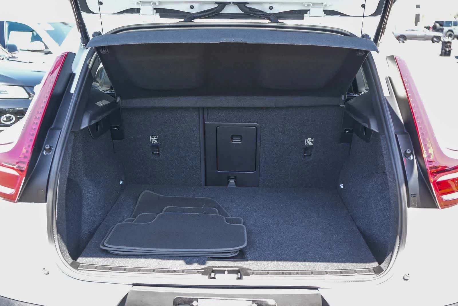 Used 2024 White Volvo  image 25