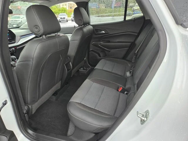 Used 2025 White Chevrolet LT image 16