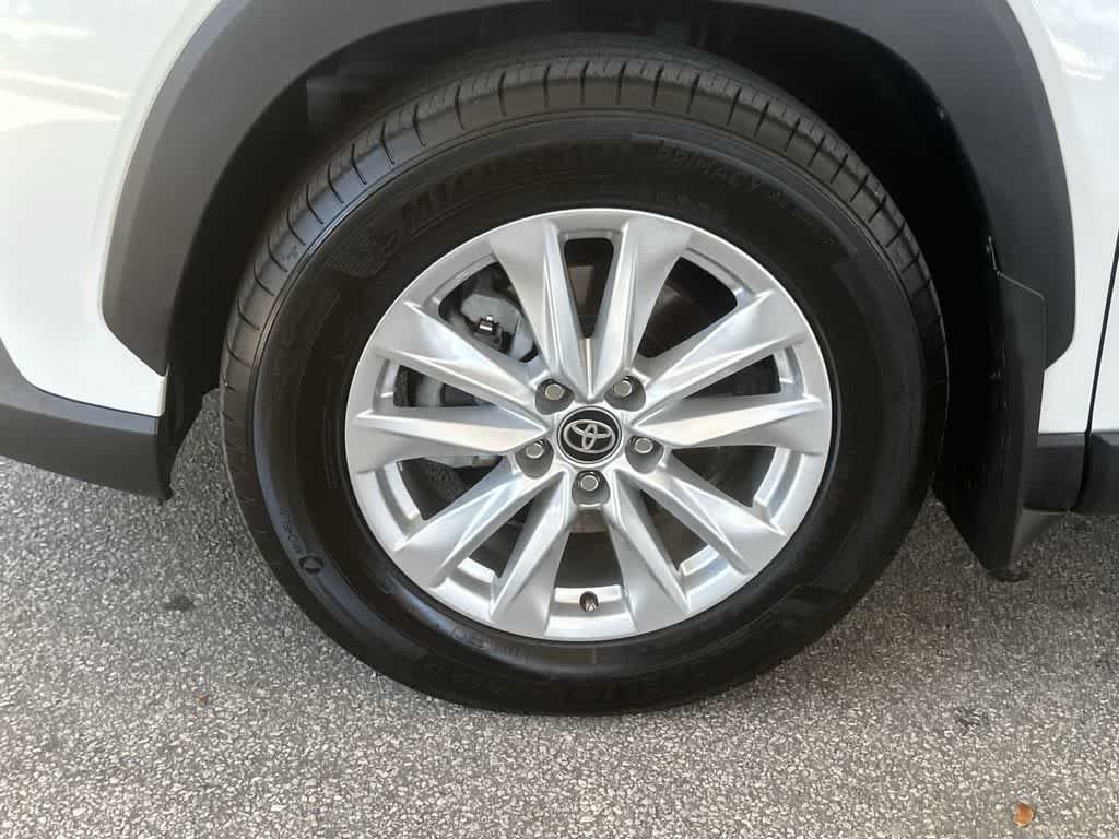Used 2024 Wind Chill Pearl Toyota LE image 10