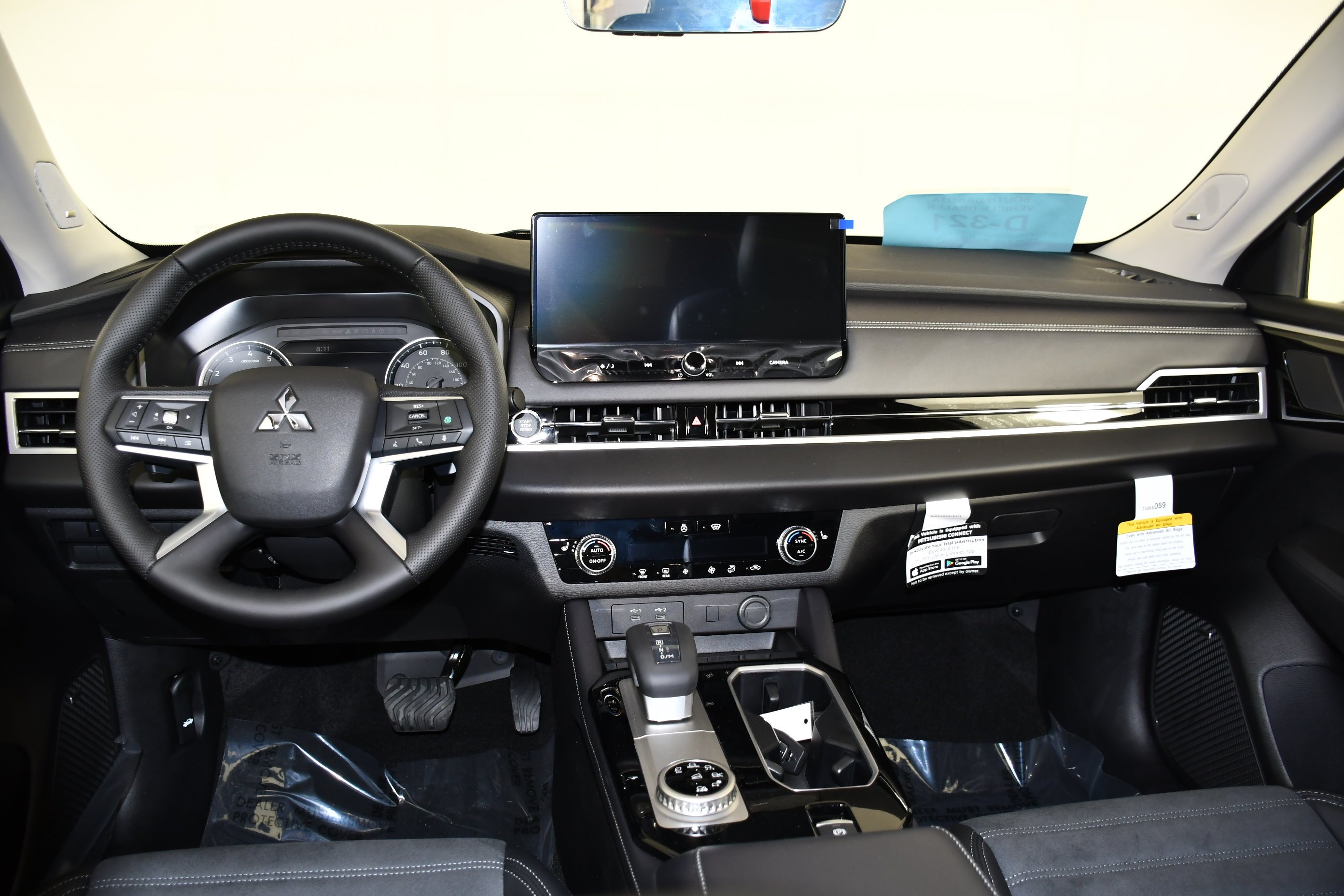 New 2026 White Diamond/Black Roof Mitsubishi Trail Edition image 11