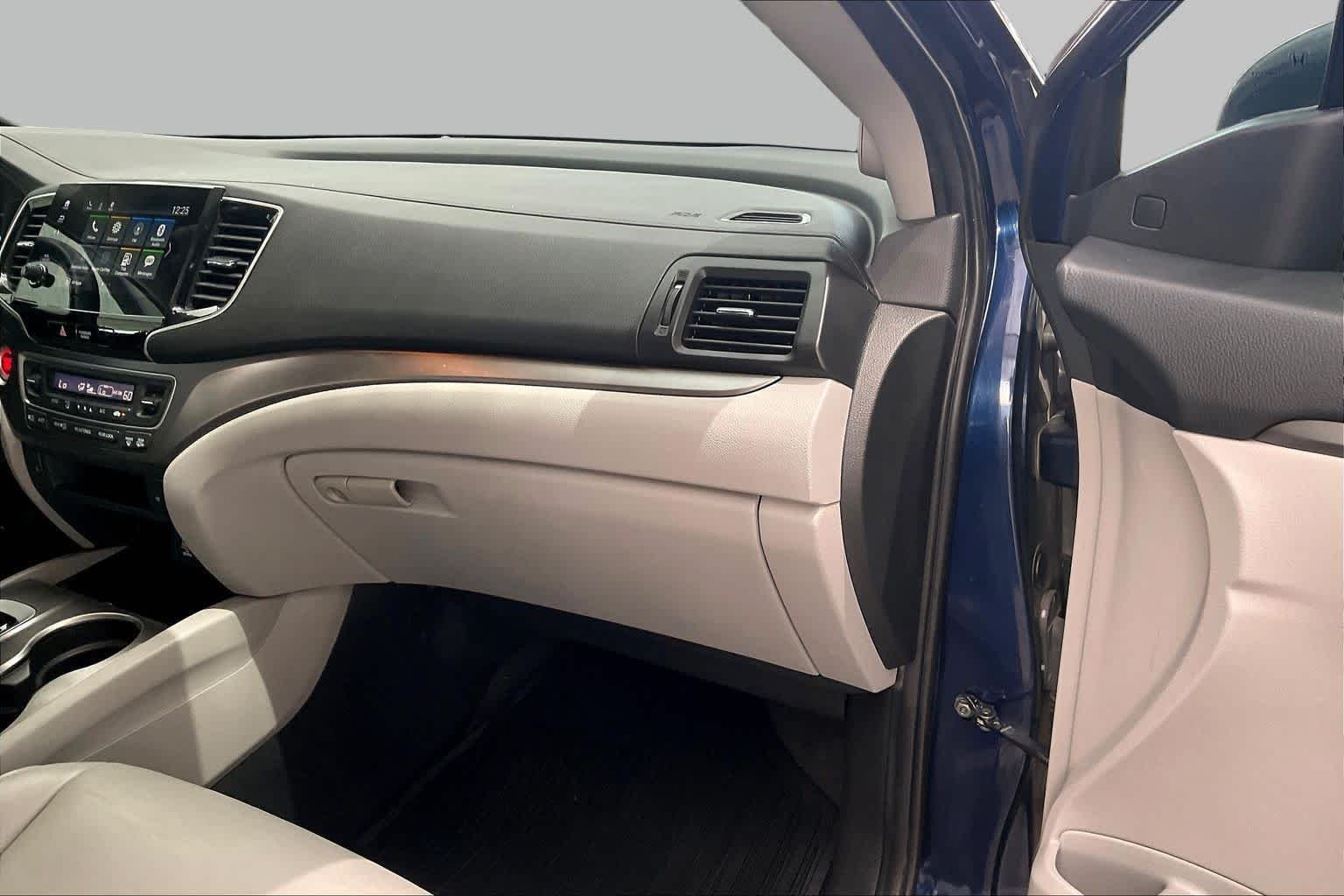 Used 2019 Obsidian Blue Pearl Honda EX-L image 32