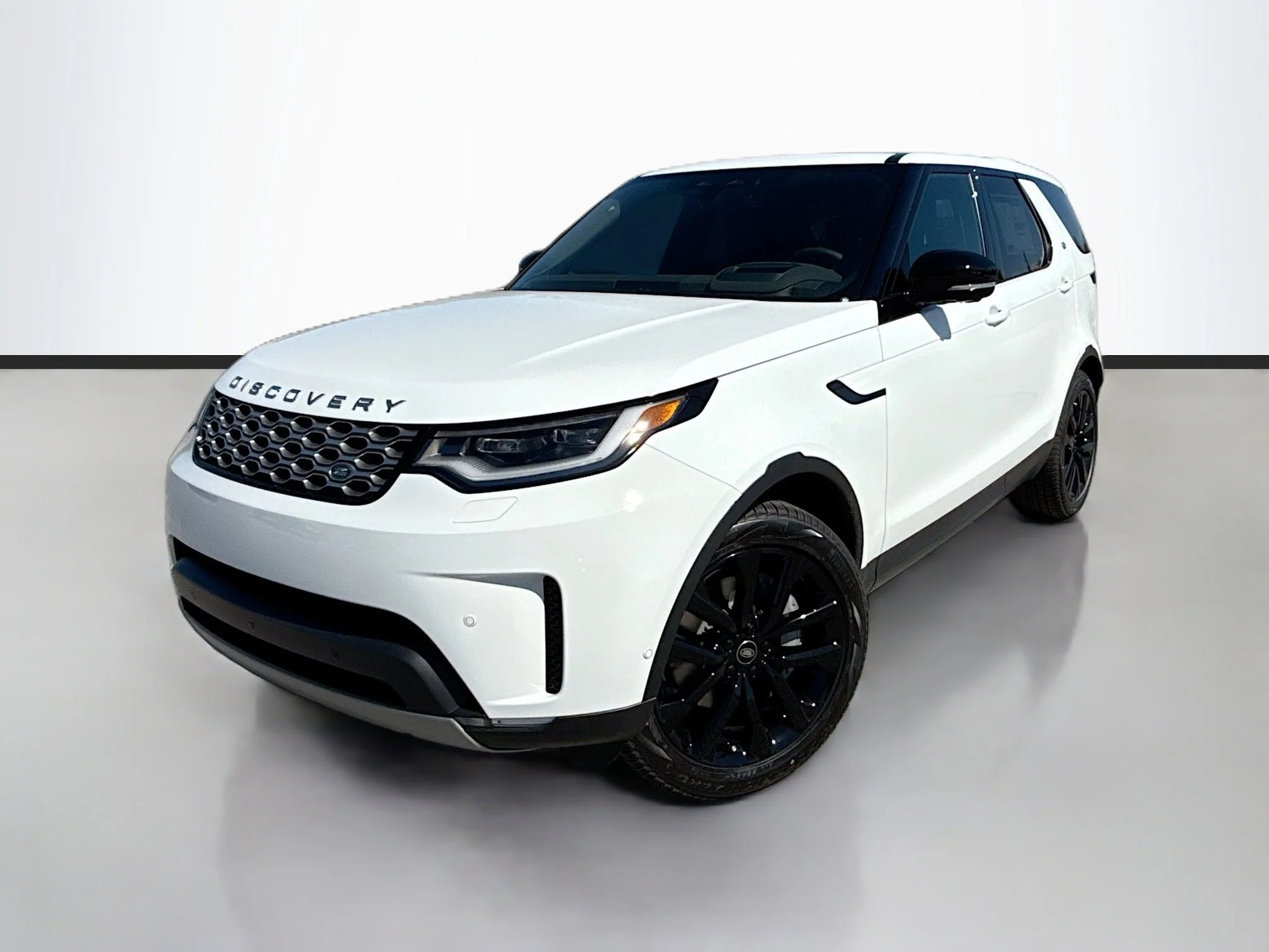 2026 Land Rover Discovery P300 S's photo