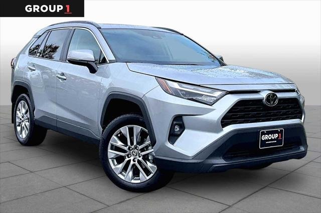 Certified Used 2025 SILVER SKY METALLIC Toyota  image 3