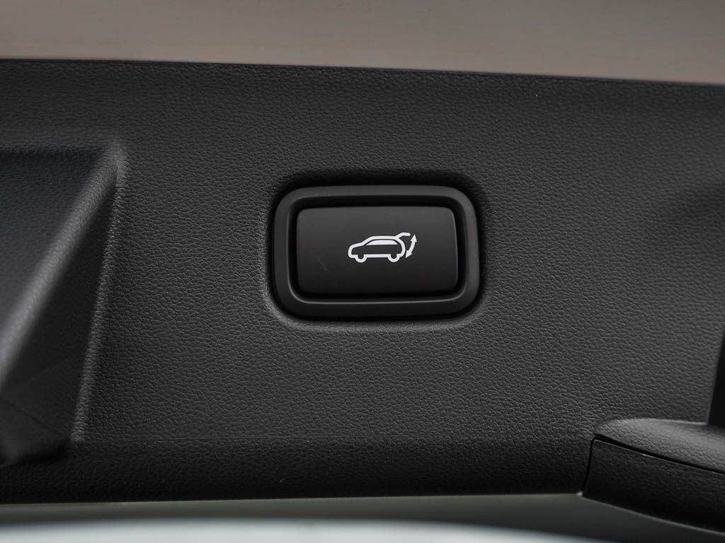 New 2026 Shimmering Silver Hyundai Limited AWD image 9