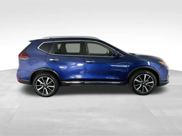 Used 2020 Blue Nissan SL image 6