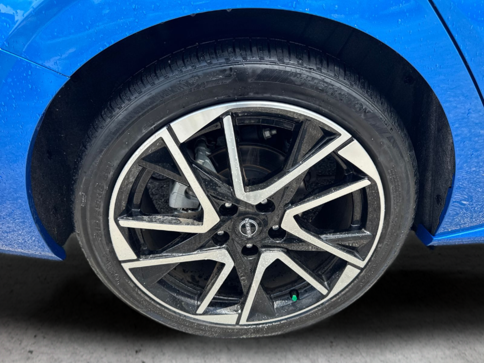 Certified Used 2025 Blue Nissan SR image 37