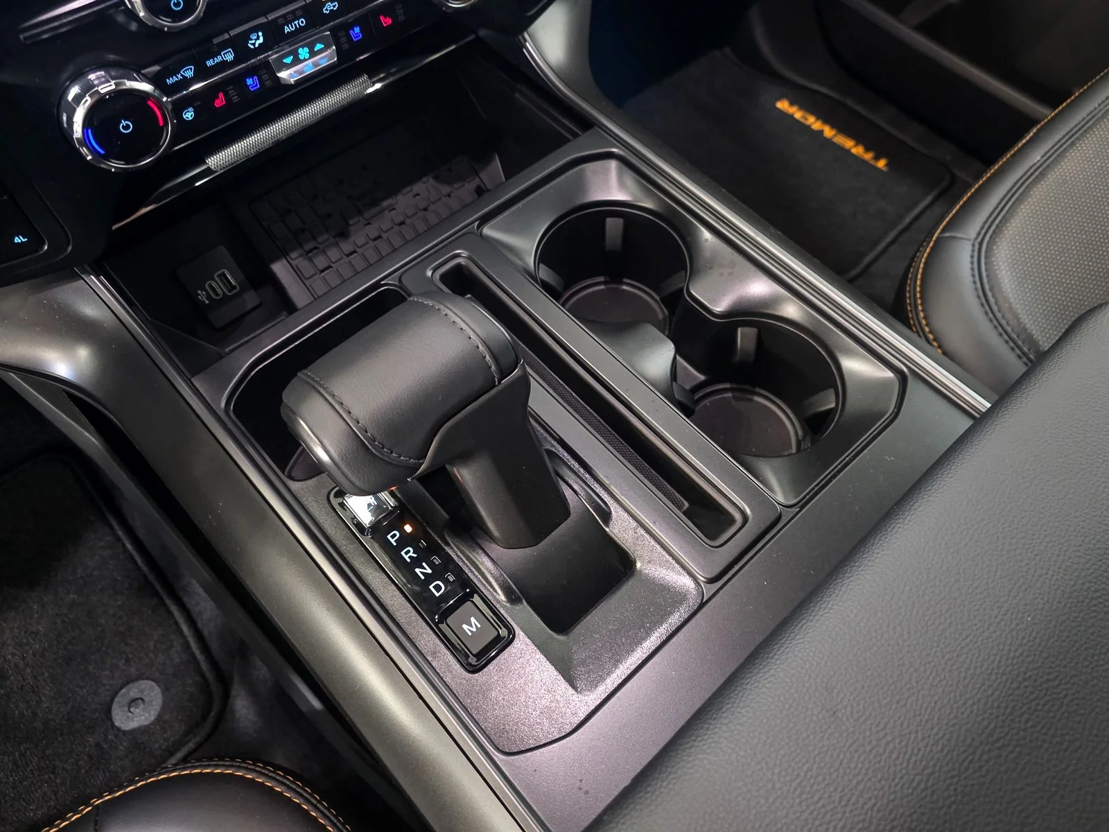 New 2025 Oxford White Ford Tremor® image 27