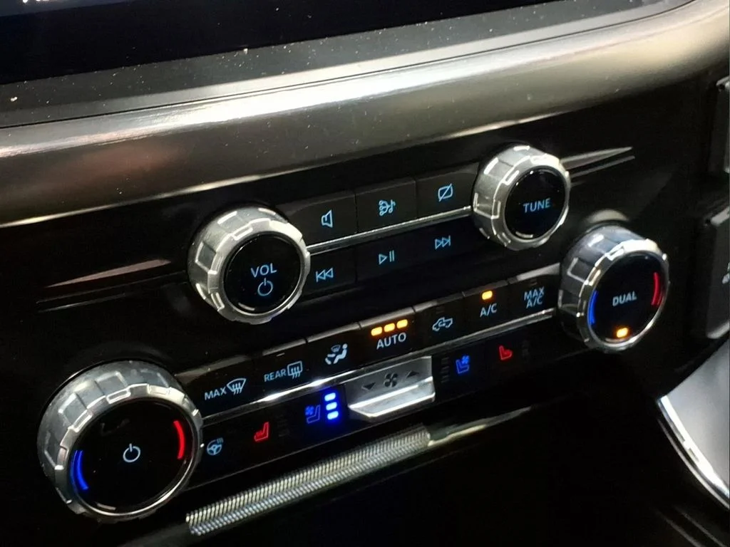 Certified Used 2023 Avalanche Ford Lariat image 9