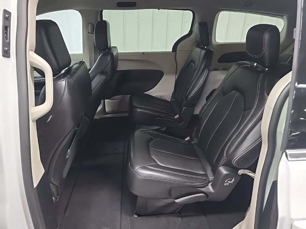 Used 2024 White Chrysler Touring L image 31