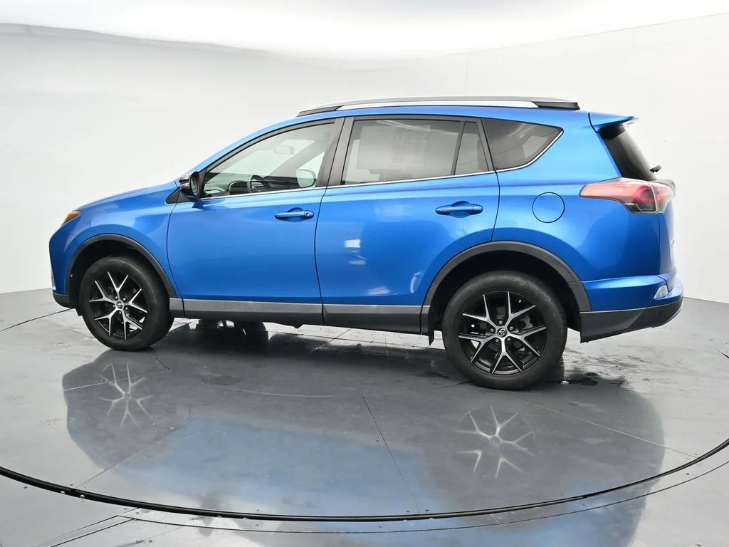 Used 2017 Blue Toyota SE image 4