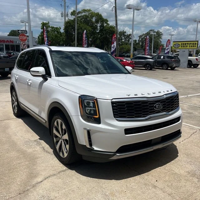 Used 2021 White Kia EX image 3